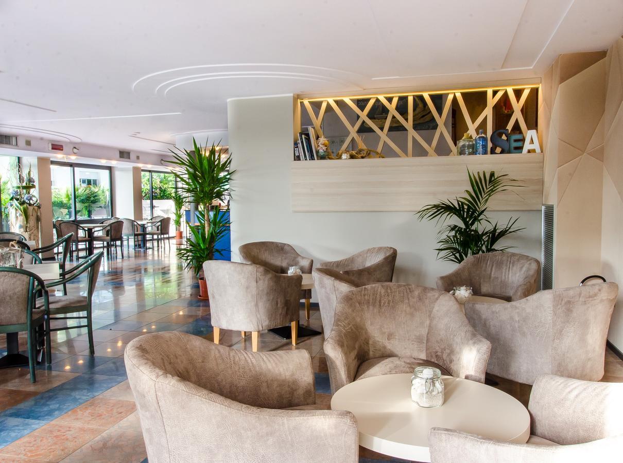 Hotel Nevada Белариа-Игеа Марина Екстериор снимка