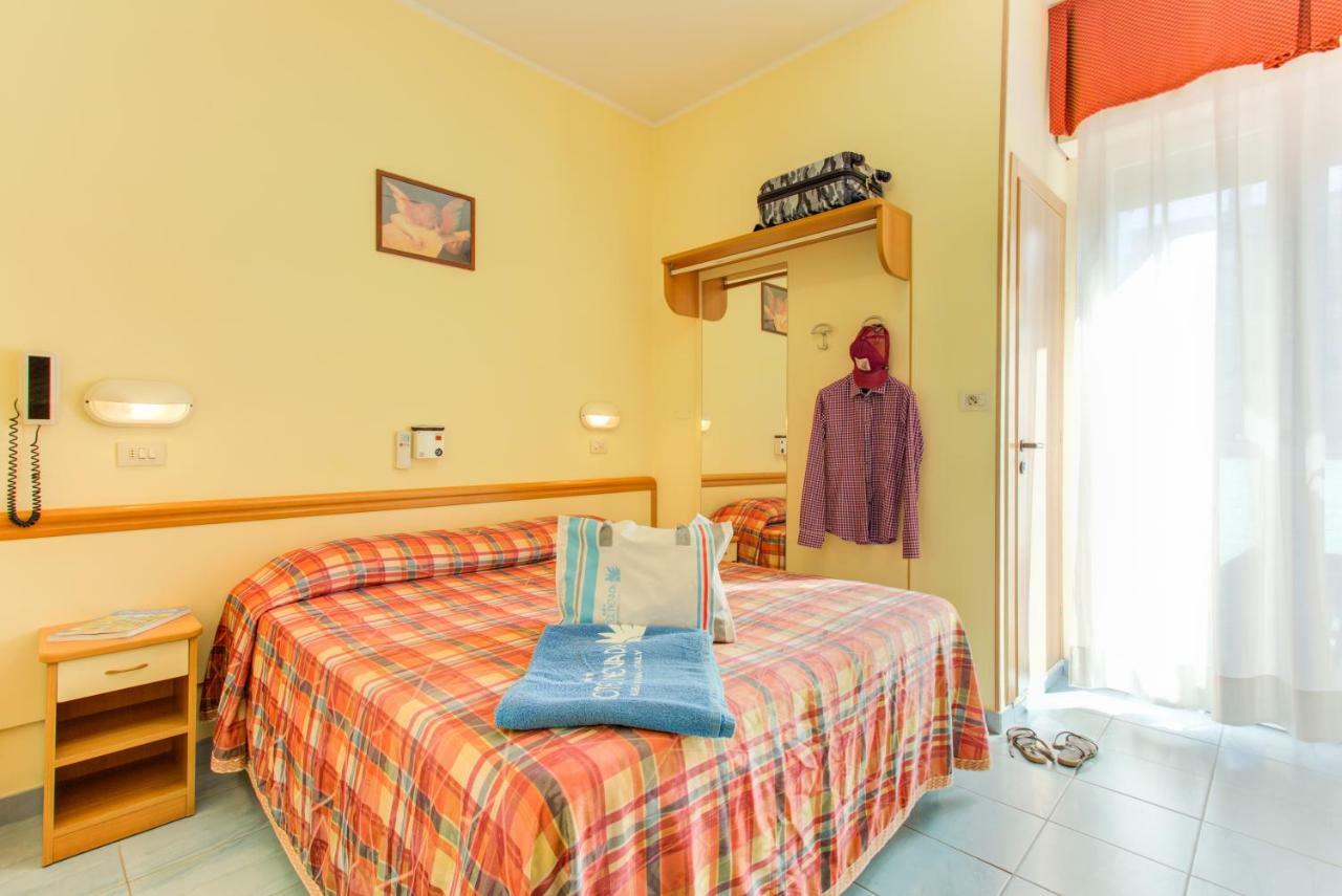 Hotel Nevada Белариа-Игеа Марина Екстериор снимка